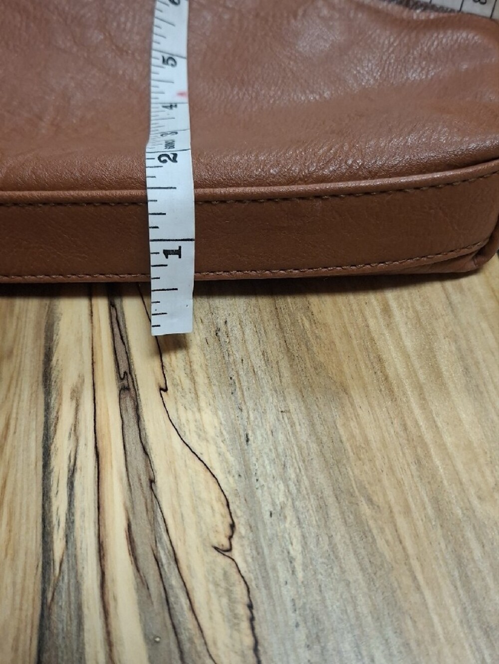Bueno Tan Kiss-Lock Crossbody Bag - Picture 6 of 6